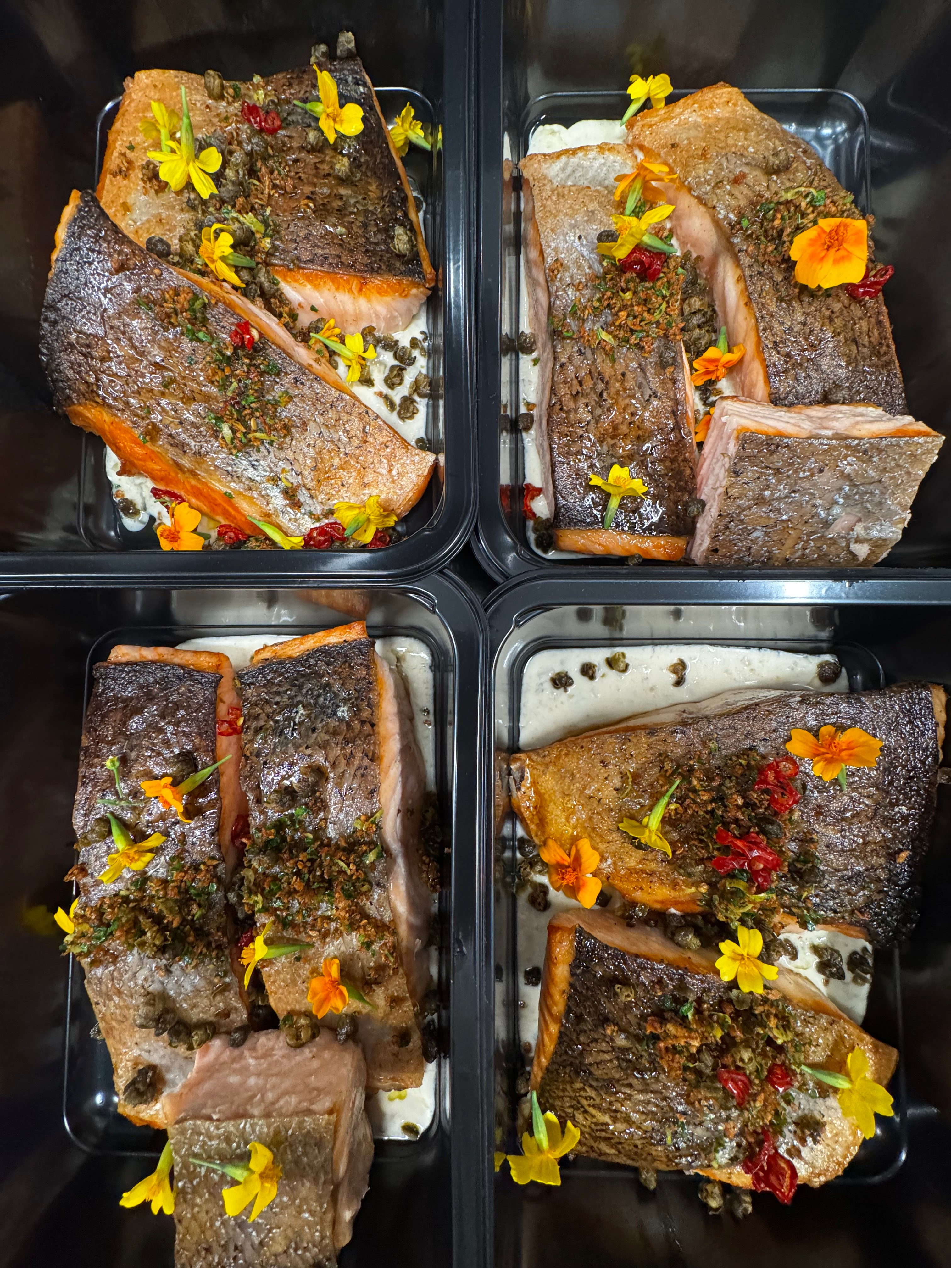 Organic gluten-free weekly meal prep entrees and sides packaged for delivery